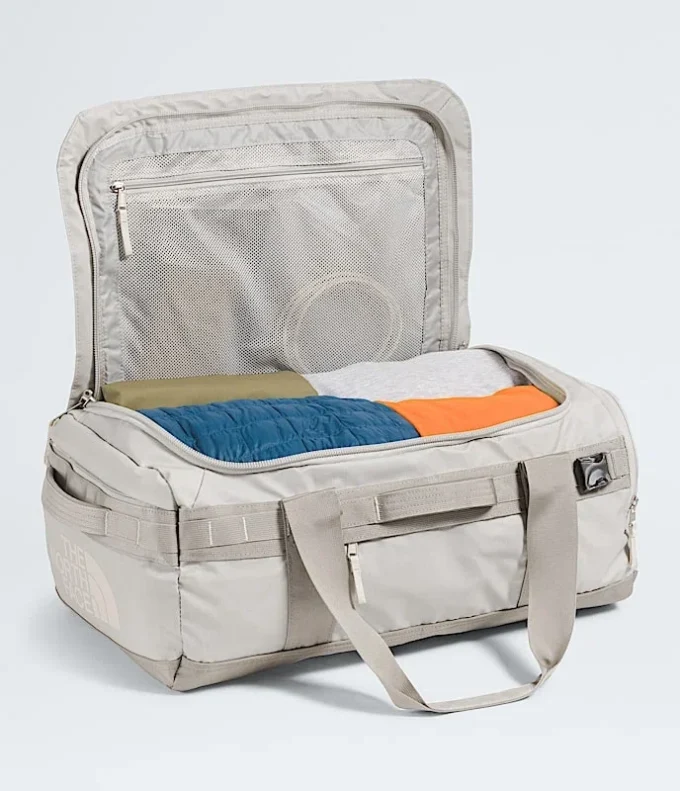 Base Camp Voyager Duffel – 42 liter Base Camp Voyager Duffel – 42 liter