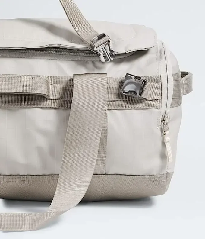 Base Camp Voyager Duffel – 42 liter Base Camp Voyager Duffel – 42 liter