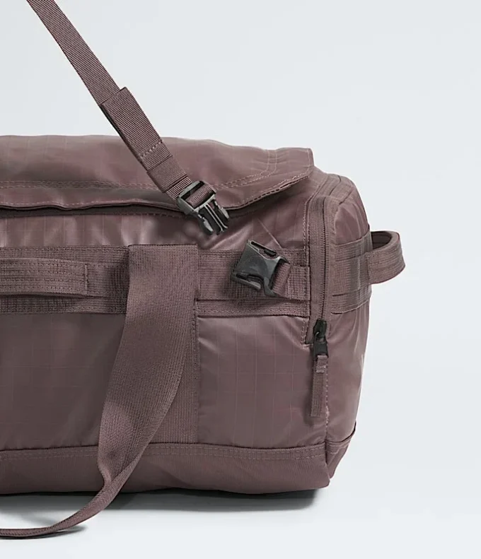 Base Camp Voyager Duffel – 42 liter Base Camp Voyager Duffel – 42 liter