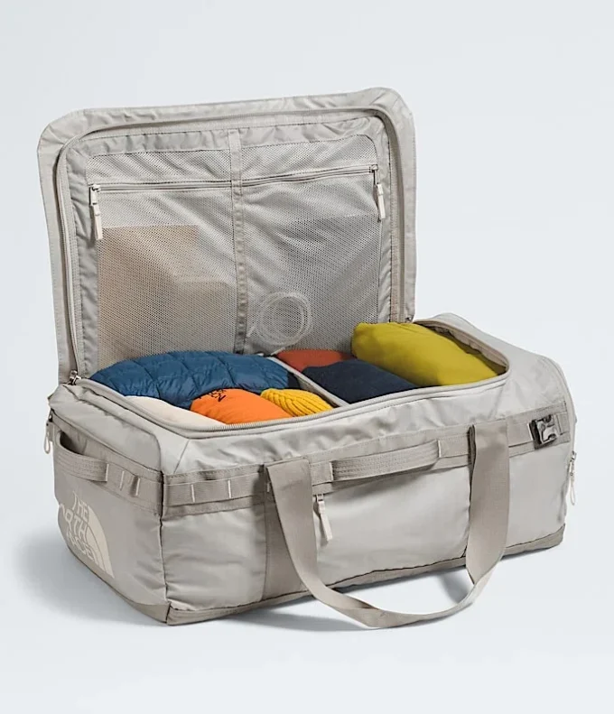 Base Camp Voyager Duffel – 62 liter Base Camp Voyager Duffel – 62 liter