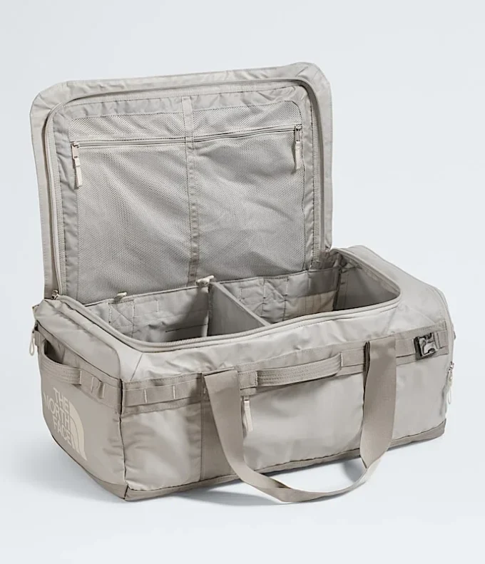 Base Camp Voyager Duffel – 62 liter Base Camp Voyager Duffel – 62 liter