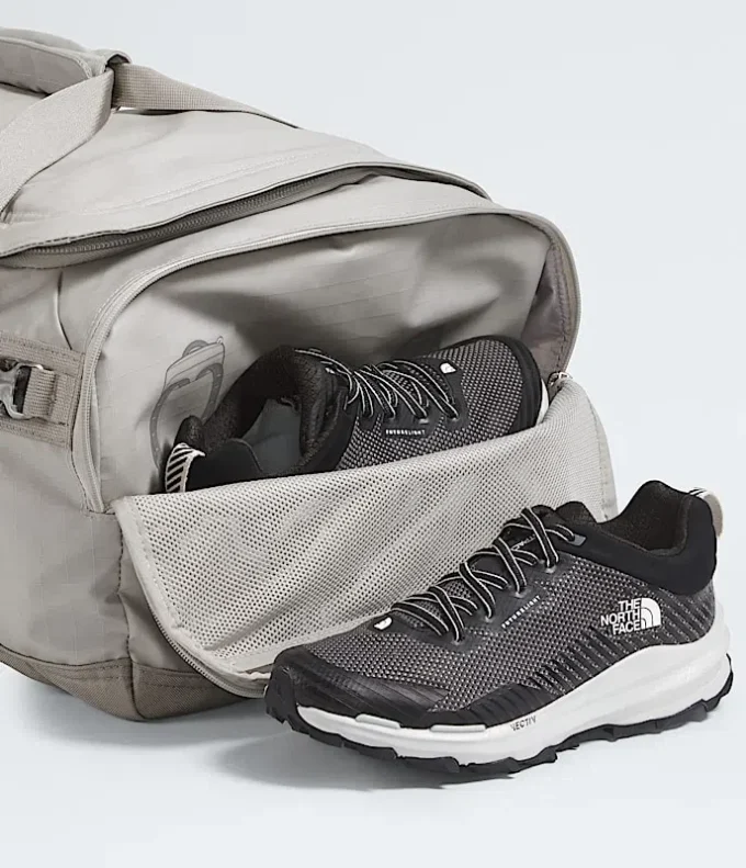 Base Camp Voyager Duffel – 62 liter Base Camp Voyager Duffel – 62 liter