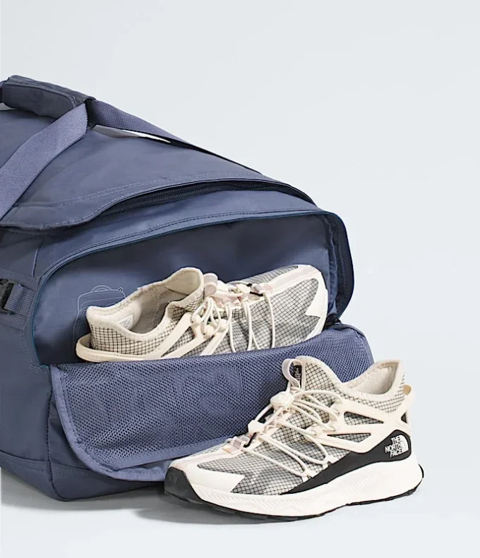 Base Camp Voyager Duffel – 62 liter Base Camp Voyager Duffel – 62 liter