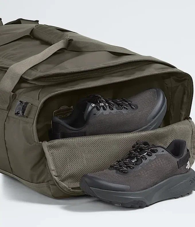 Base Camp Voyager Duffel – 62 liter Base Camp Voyager Duffel – 62 liter