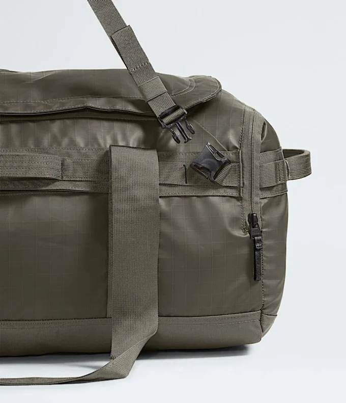Base Camp Voyager Duffel – 62 liter Base Camp Voyager Duffel – 62 liter