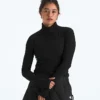 Långärmad damtröja med turtleneck Långärmad damtröja med turtleneck