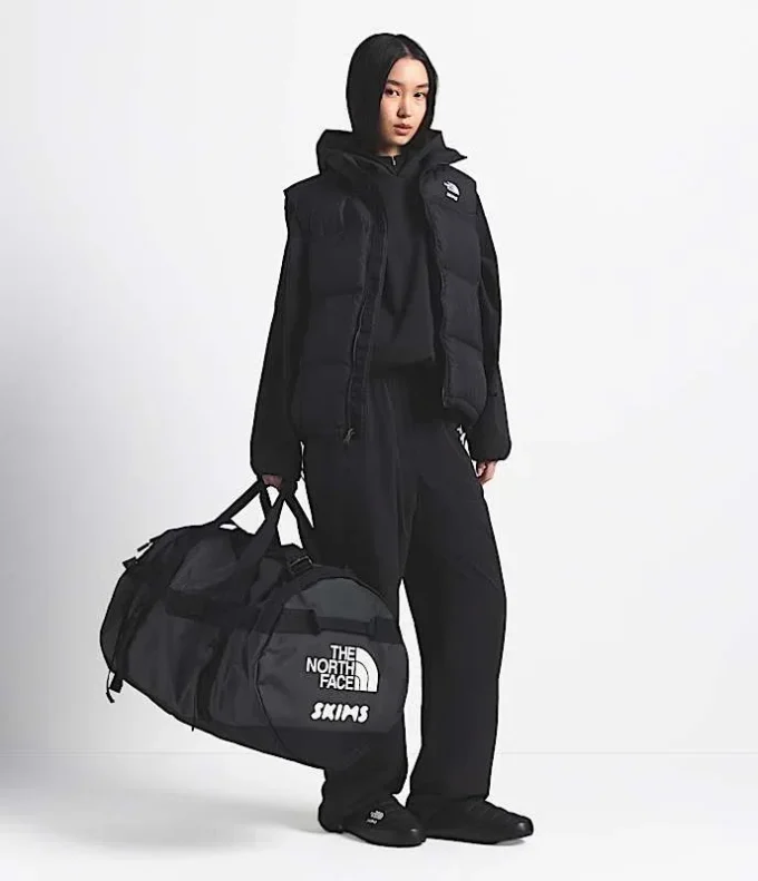 The North Face X SKIMS Base Camp Duffel – Stor The North Face X SKIMS Base Camp Duffel – Stor