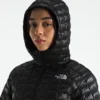 THERMOBALL™-jacka med huva för damer