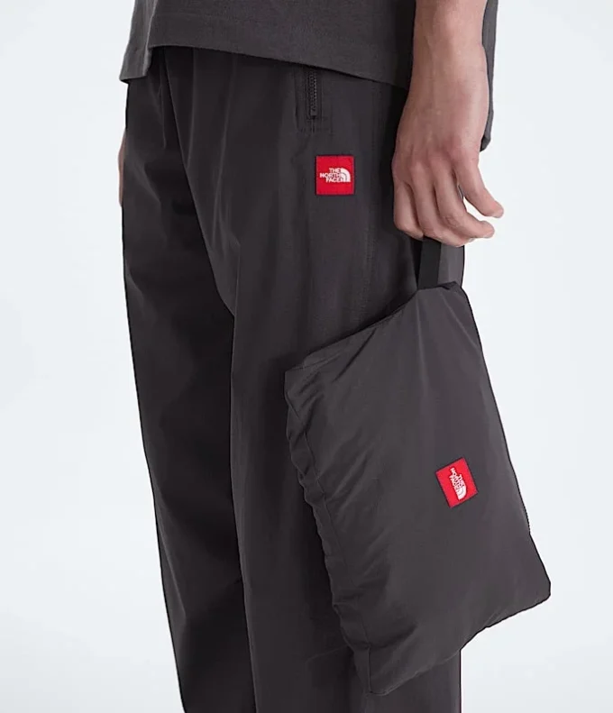 TNF™ Red Box Packable Hooded Wind Jacket för herr TNF™ Red Box Packable Hooded Wind Jacket för herr